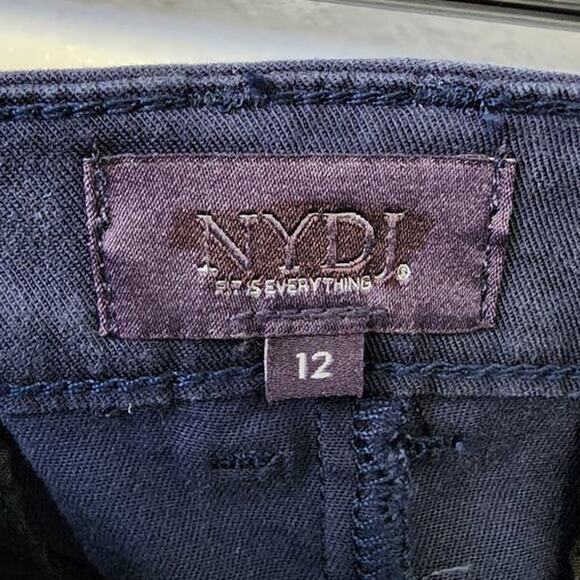 NYDJ Relaxed Bermuda Shorts Oxford Navy 12 NEW - Picture 4 of 12